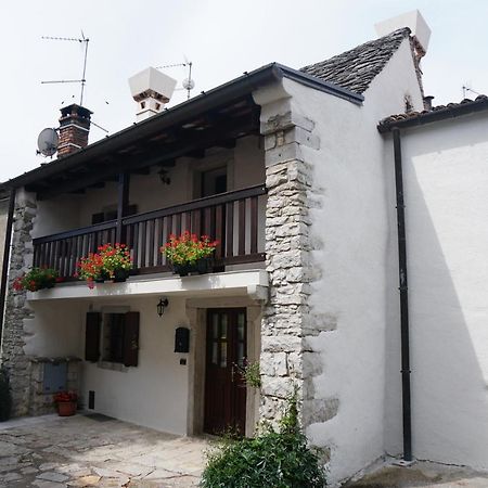 Casa Vacanze Alenka Borgo Grotta Gigante Buitenkant foto